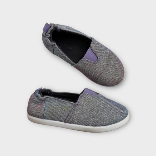 Reserved kislány vászoncipő - 29