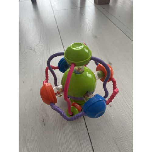 Készségfejlesztő babajáték