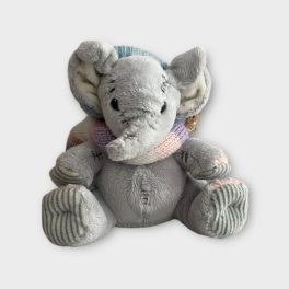 Sálas kiselefánt plüss