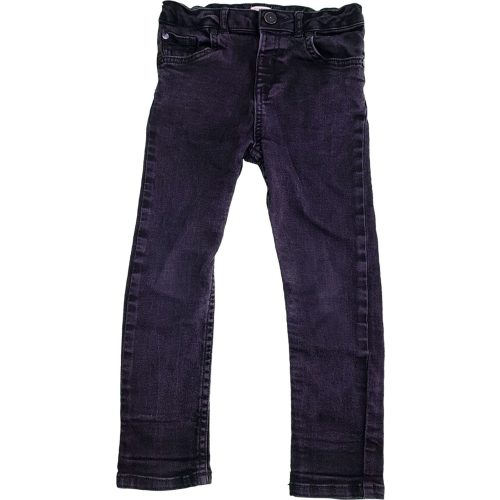 Fekete River Island farmer (110)